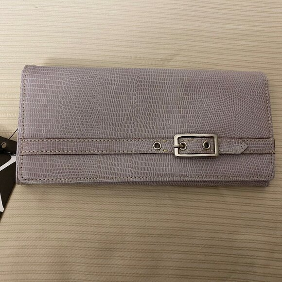 REDUCED! MAXX New York Leather Wallet Flap/Snap Closure CC Slots, Pockets NWT - Picture 1 of 9